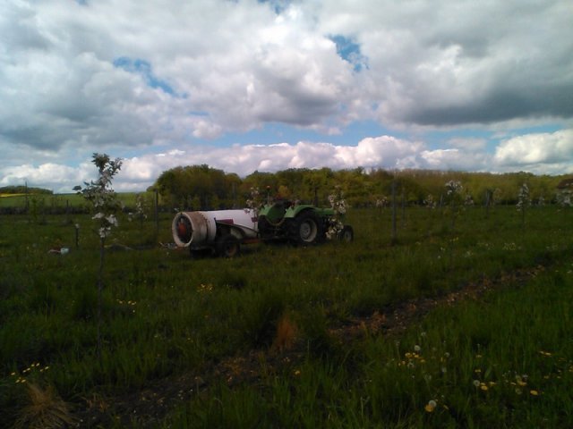 Mon "vieux" tracteur et mon atomiseur